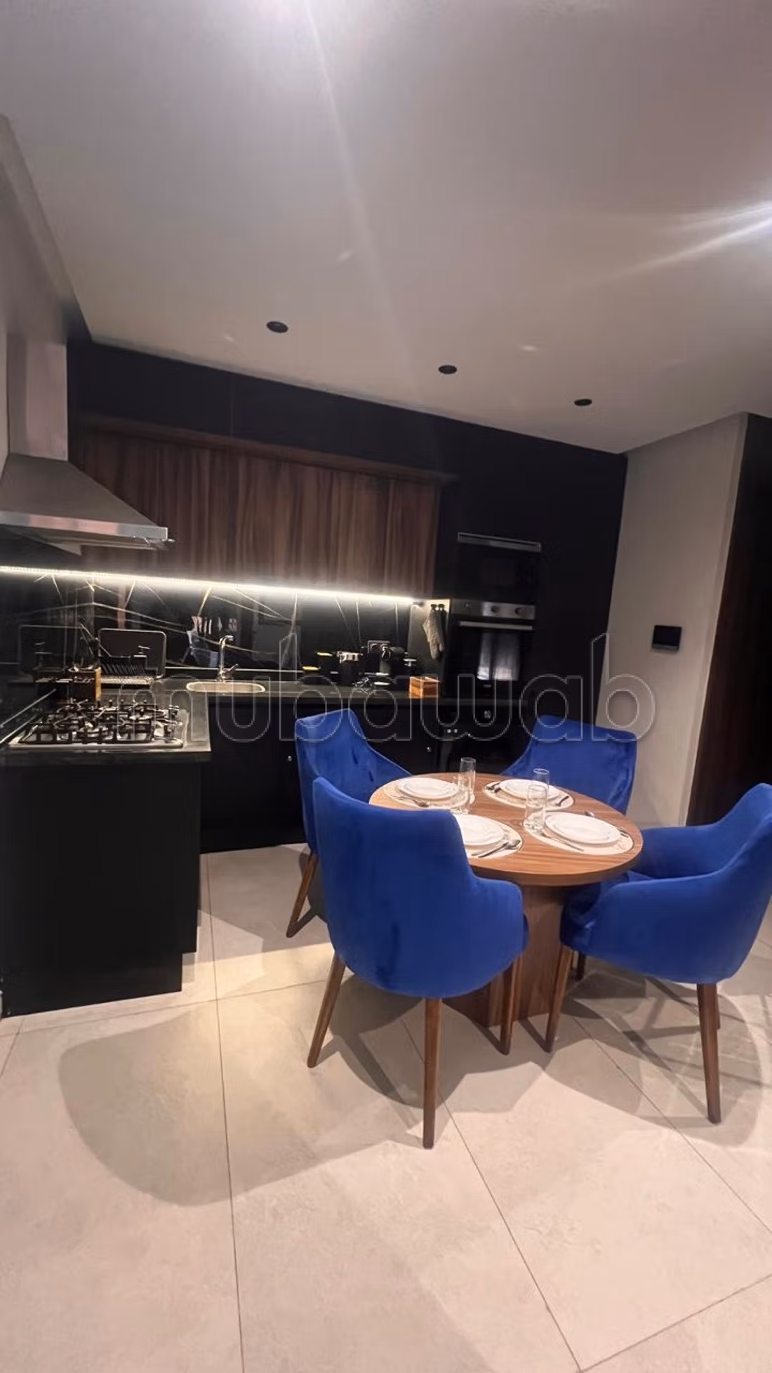 Luxurious apartment with pool