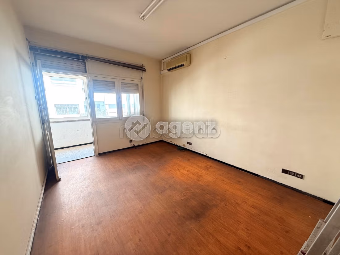 Bureau à vendre 156 m² Bir Anzarane Casablanca