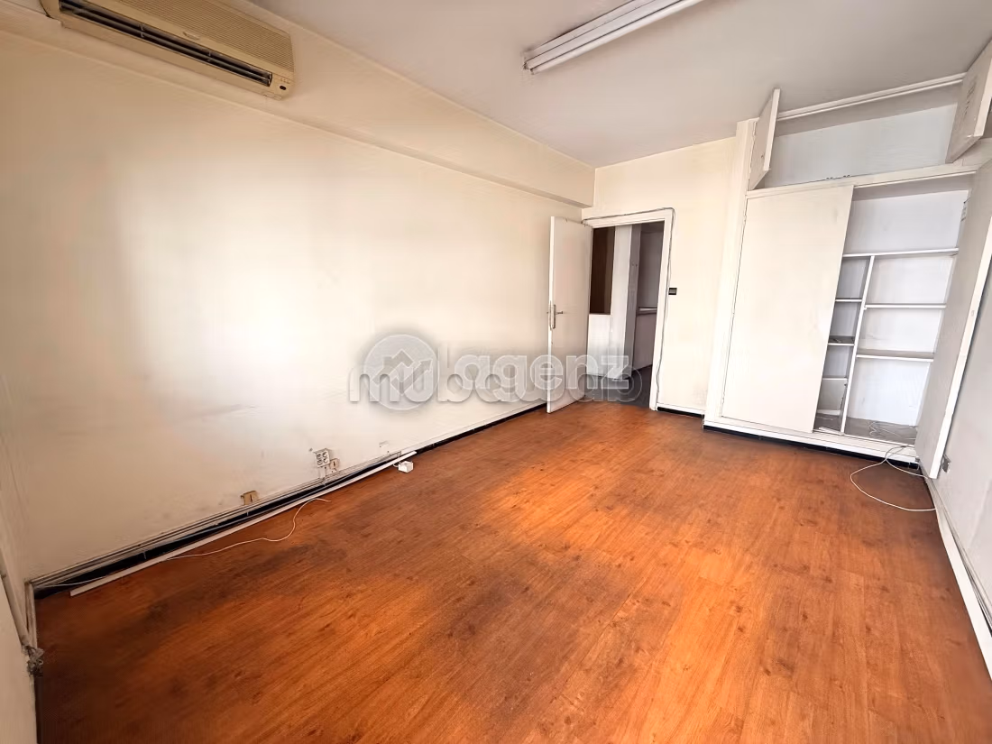 Bureau à vendre 156 m² Bir Anzarane Casablanca