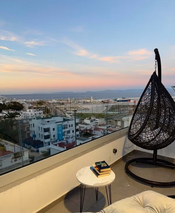 Triplex 201m² à vendre 
Vue sur mer et Tanger