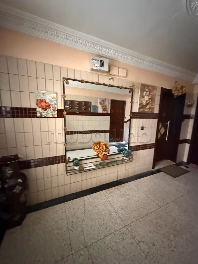 Appartement à louer à chabab Aïn Sebaâ. 2 pièces confortables. Salon Marocain — 3