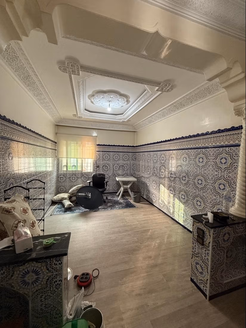 Appartement à louer à chabab Aïn Sebaâ. 2 pièces confortables. Salon Marocain — 4