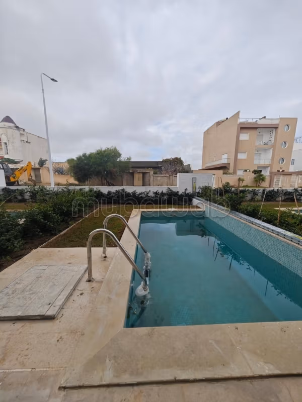 Duplex à vendre avec piscine à kelibia la blanche