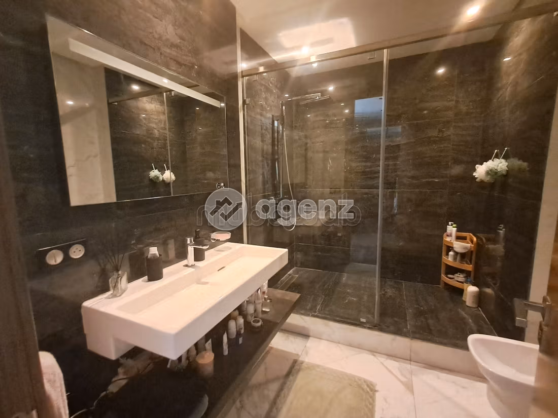 Appartement à vendre 186 m², 3 chambres Ain Diab Casablanca