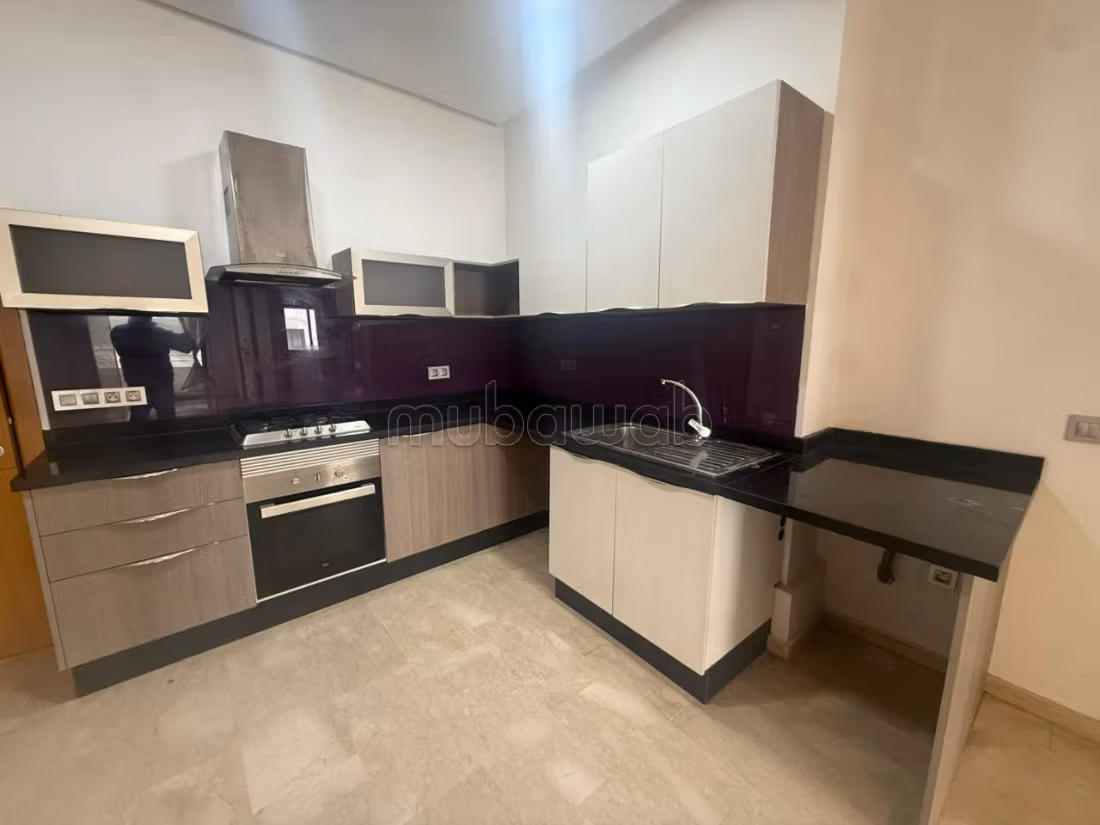 Moderne zonnige studio te huur