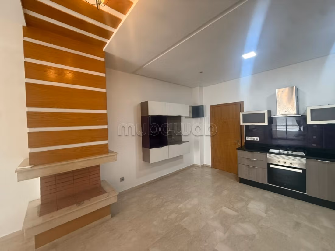 Moderne zonnige studio te huur
