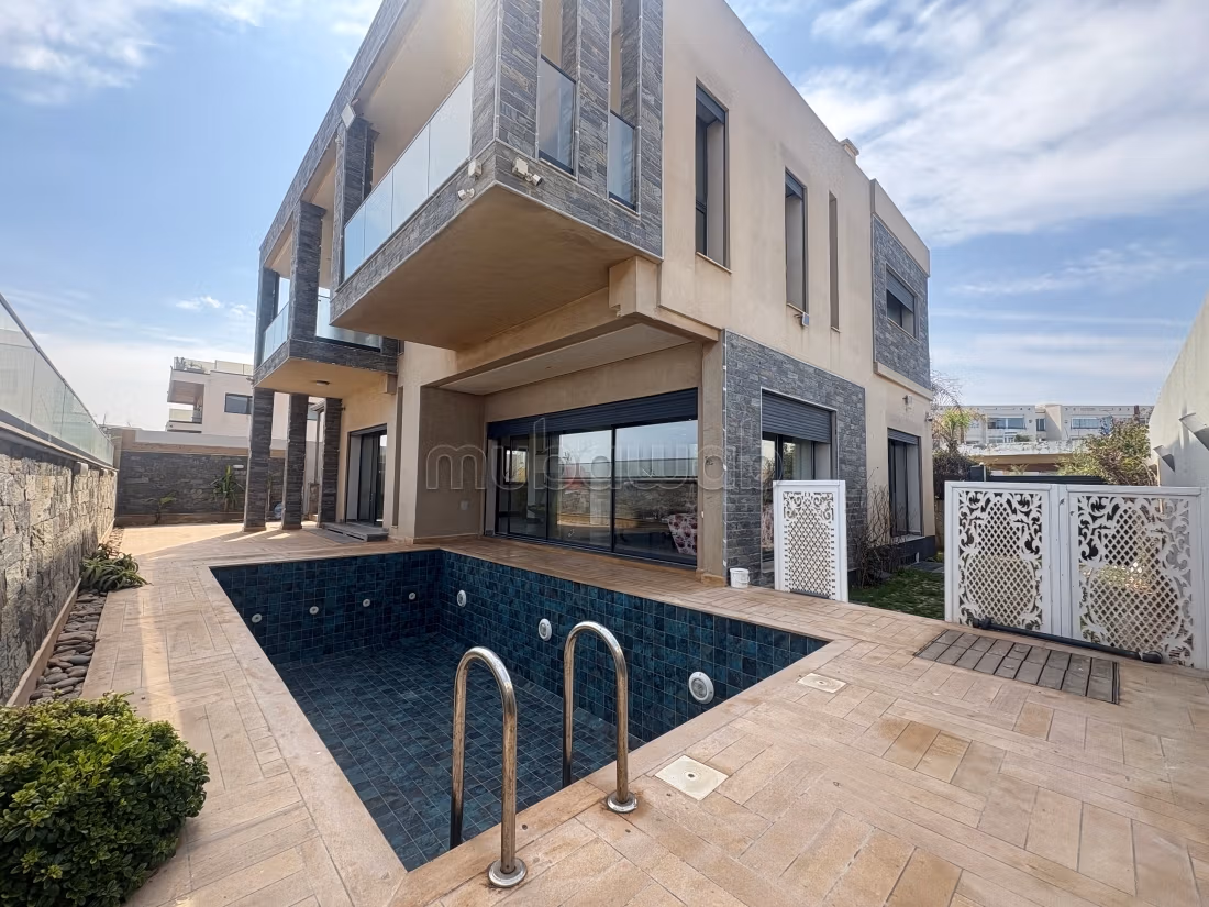 Villa de 4 chambres meublée pieds dans l’eau