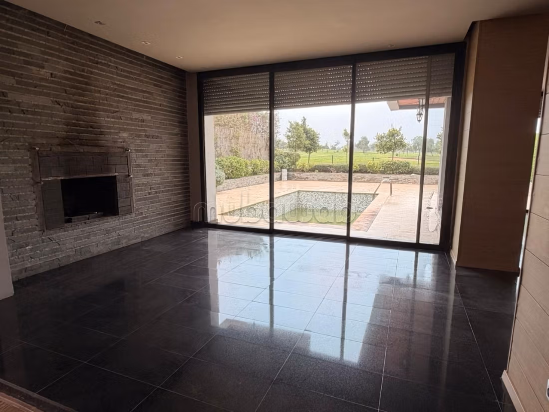 À vendre – villa front de golf plein sud