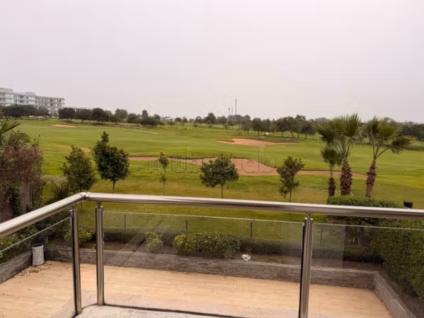 À vendre – villa front de golf plein sud