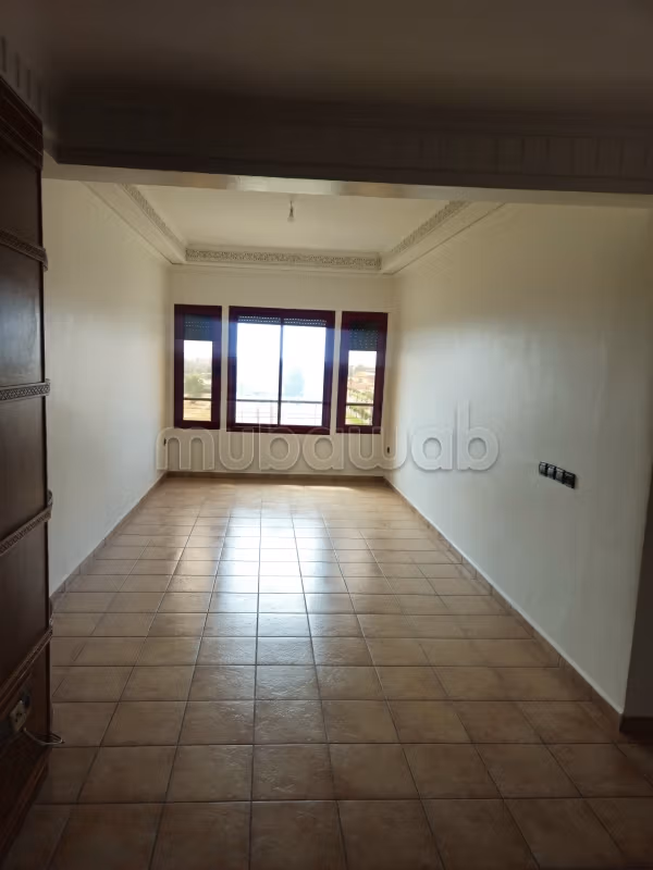 Louez cet appartement vide à Guéliz. 
3 chambres