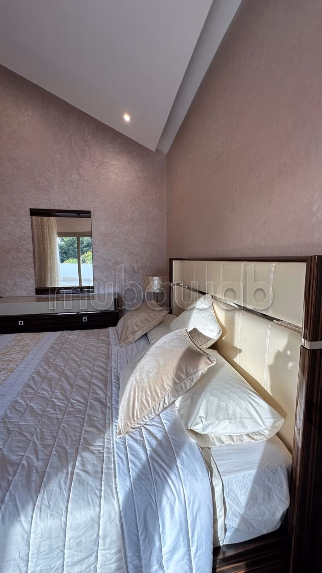 A LOUER: Villa splendide avec jardin à Rmilat