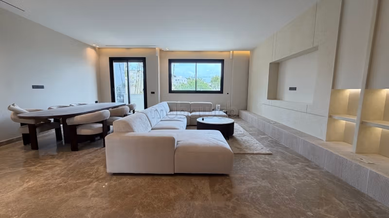 A LOUER: Appartement neuf Haut Standing avec piscine à Boubana
