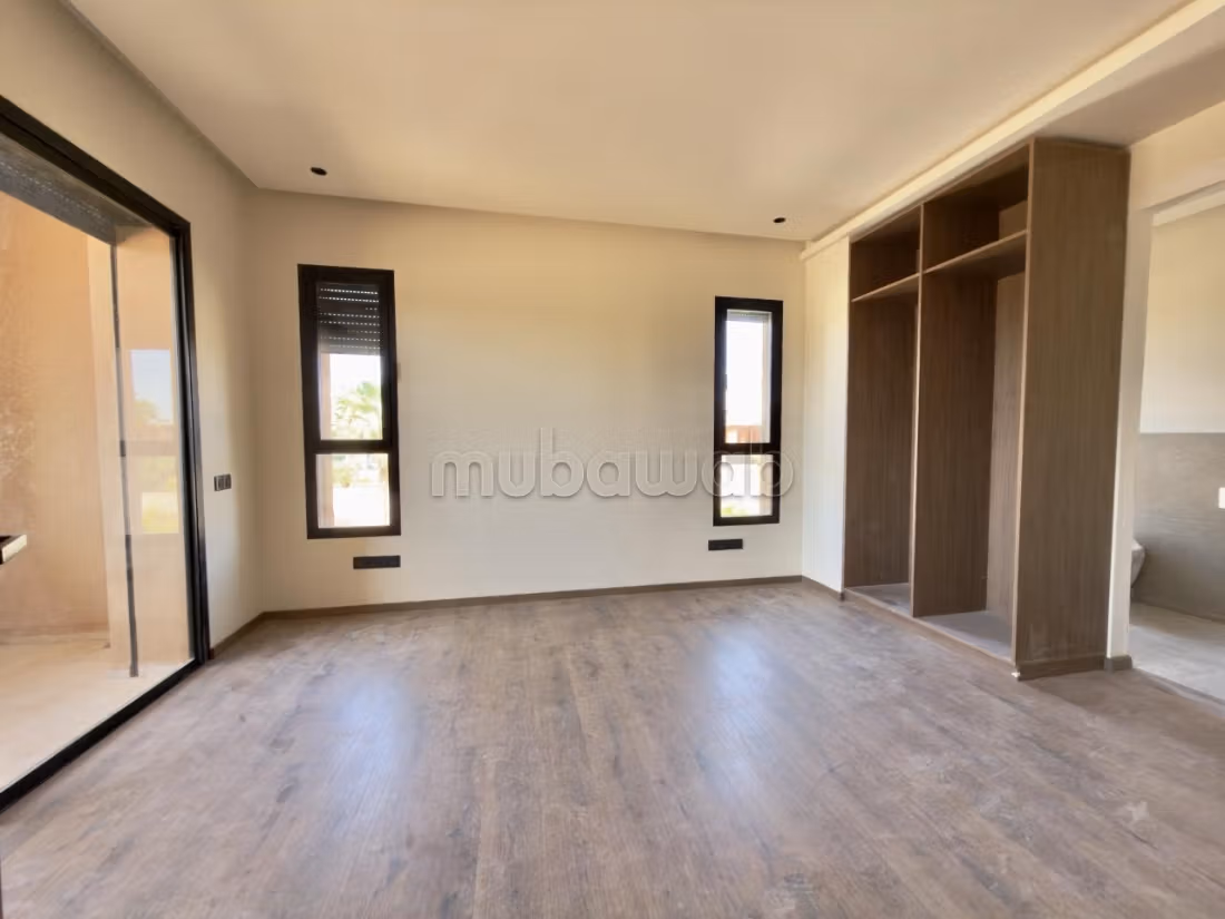Villa con 5 Suite in Affitto – MYSK LOM26073