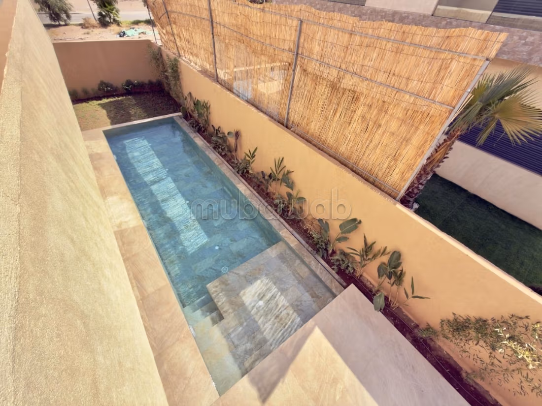 Villa con 5 Suite in Affitto – MYSK LOM26073