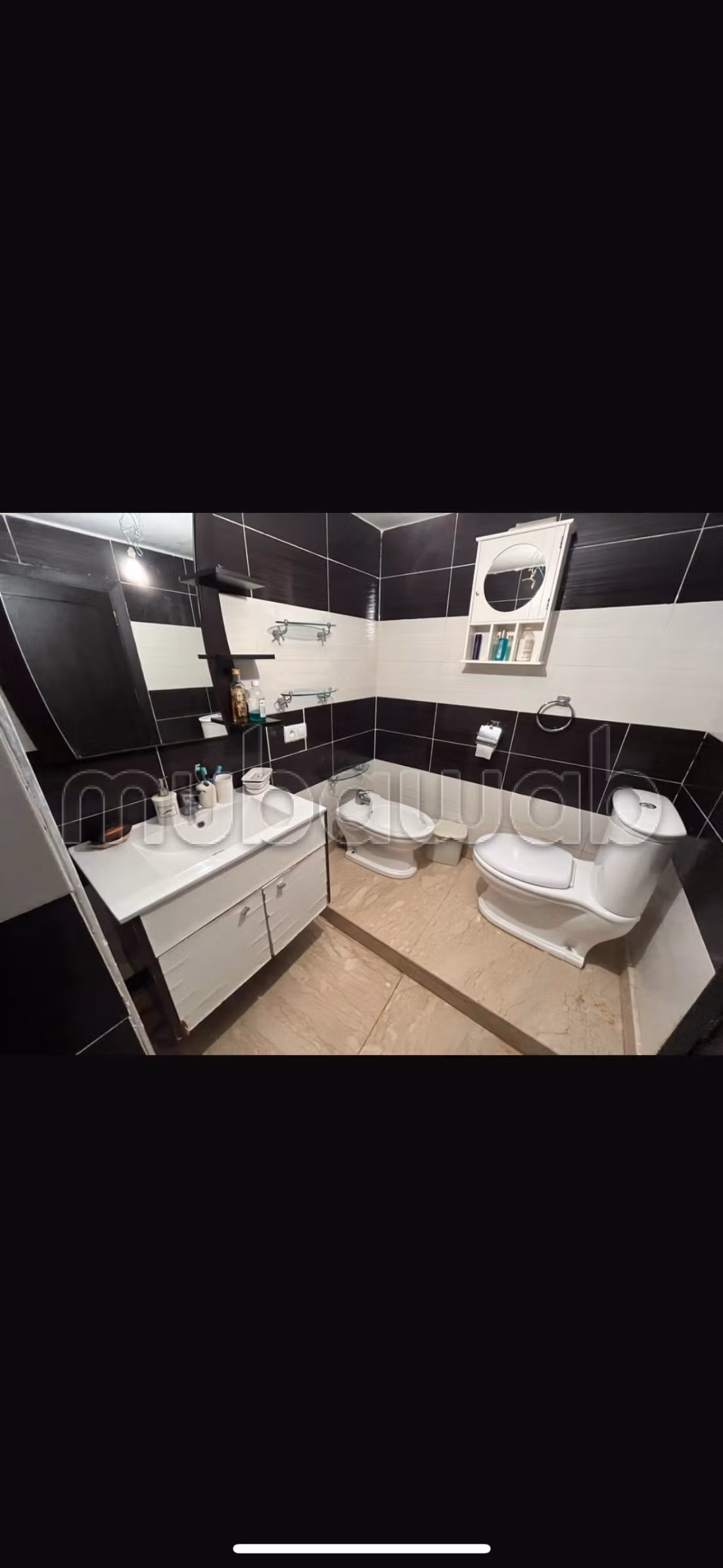 Bel appartement à vendre à Saïdia 
4 min de la mer en voiture. 
Surface totale 160 m². 
Bien meublé