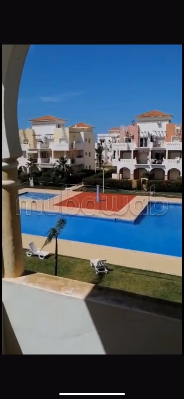 Bel appartement à vendre à Saïdia 
4 min de la mer en voiture. 
Surface totale 160 m². 
Bien meublé