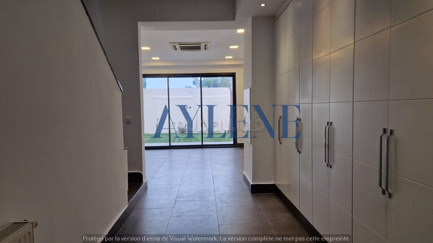 Villa S4 con piscina a Marsa