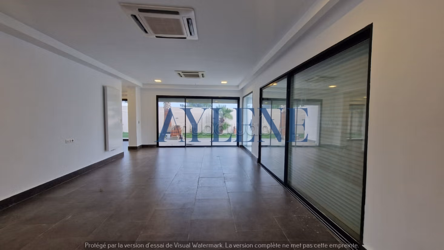 Villa S4 con piscina a Marsa