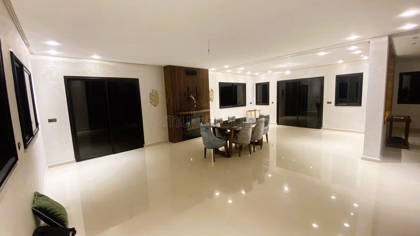 360 m² Corner Triplex Villa