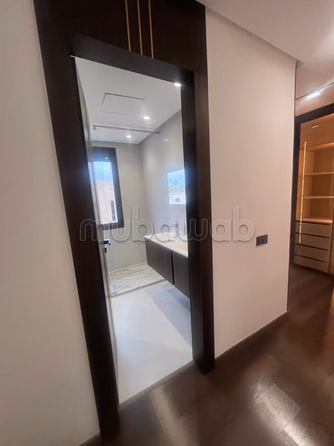 Villa de alto standing en venta. 4 dormitorios. Con ascensor y zona verde