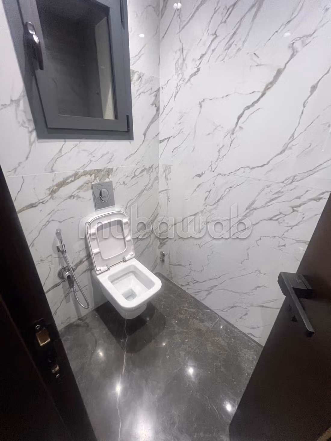 Villa de alto standing en venta. 4 dormitorios. Con ascensor y zona verde