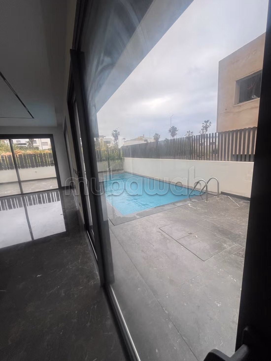 Villa de alto standing en venta. 4 dormitorios. Con ascensor y zona verde