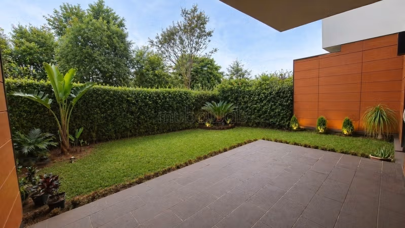 Appartement avec beau jardin à Orangeraie Souissi
