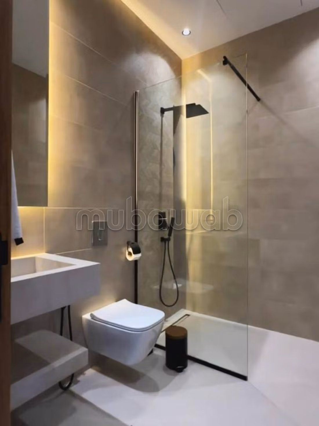 Maison de luxe à louer à Route de l'Ourika.
Surface de 360 m².
Meublé