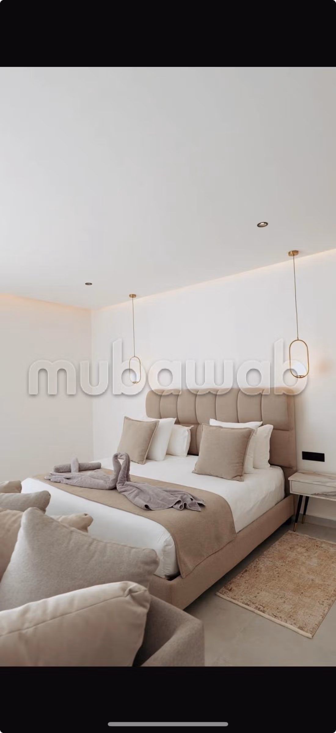 Maison de luxe à louer à Route de l'Ourika.
Surface de 360 m².
Meublé