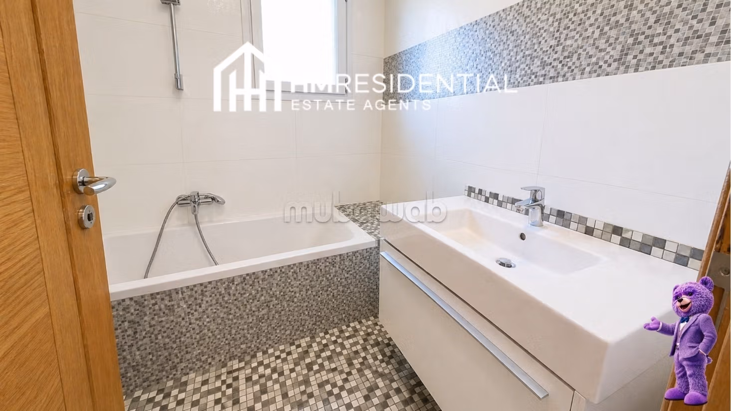 Triplex in residence with parking - Empty rental