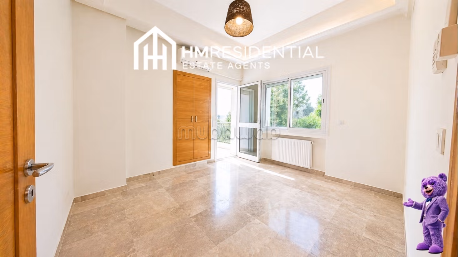Triplex in residence with parking - Empty rental