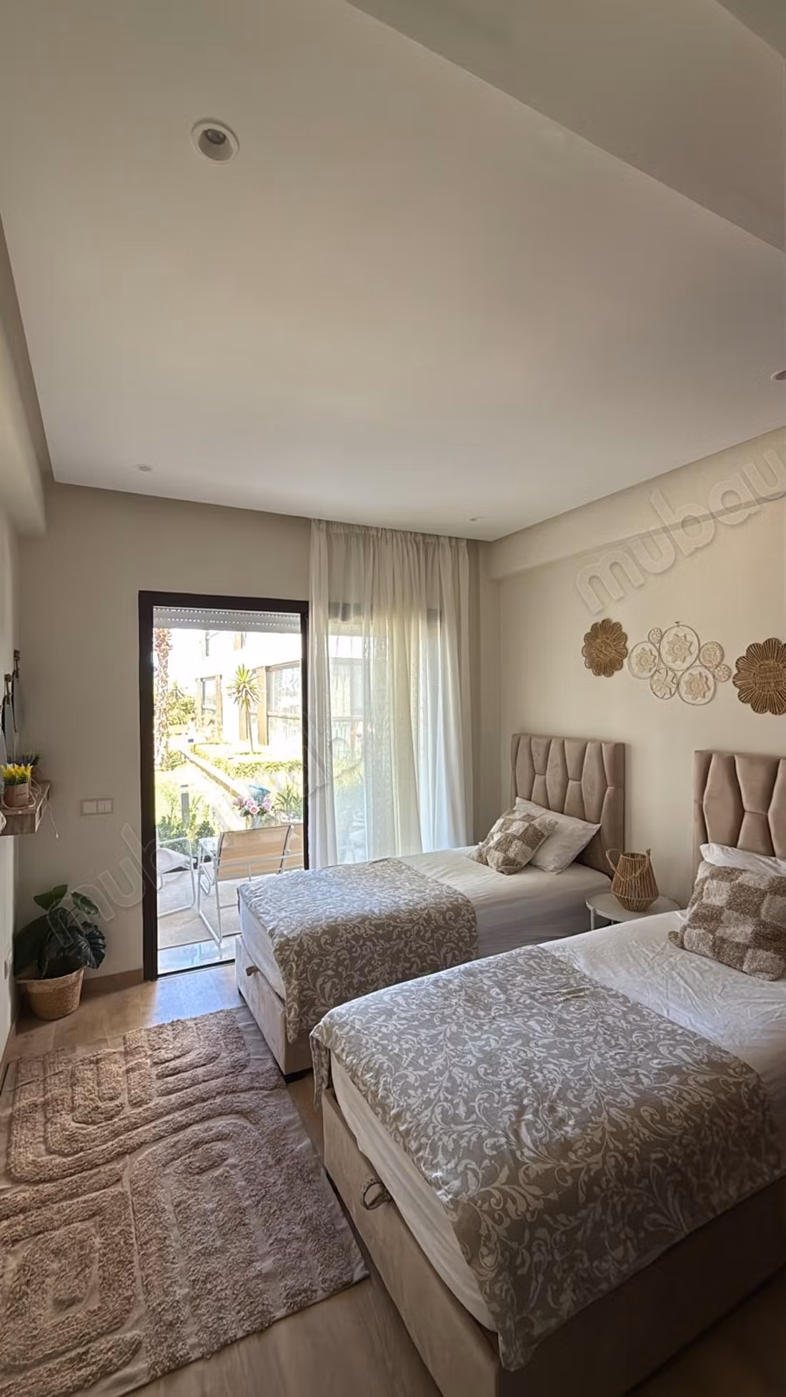 Apartamento amueblado con piscina