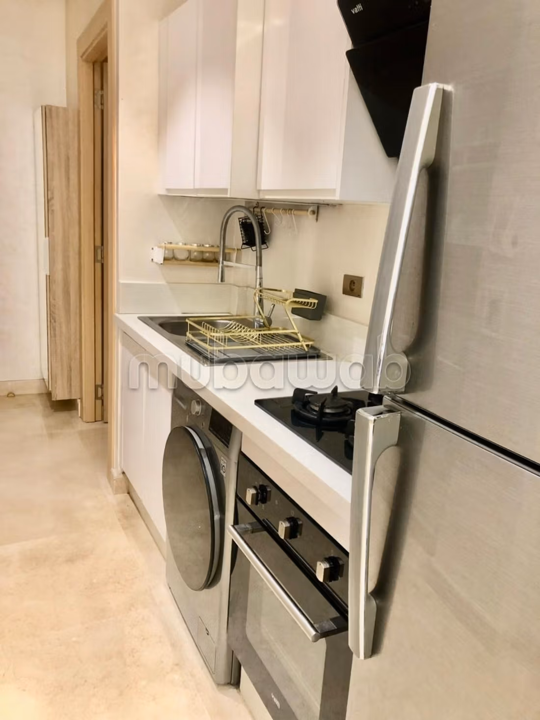 Très bel appartement en location à Les princesses. 
2 grandes pièces. 
Bien meublé