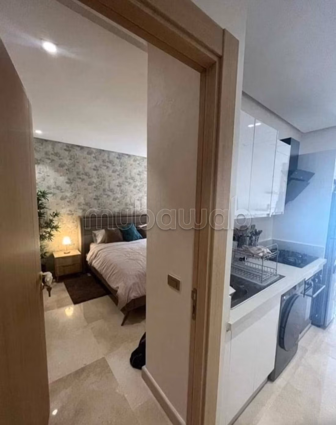 Très bel appartement en location à Les princesses. 
2 grandes pièces. 
Bien meublé