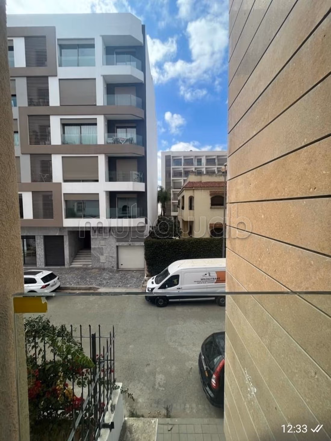 Très bel appartement en location à Les princesses. 
2 grandes pièces. 
Bien meublé