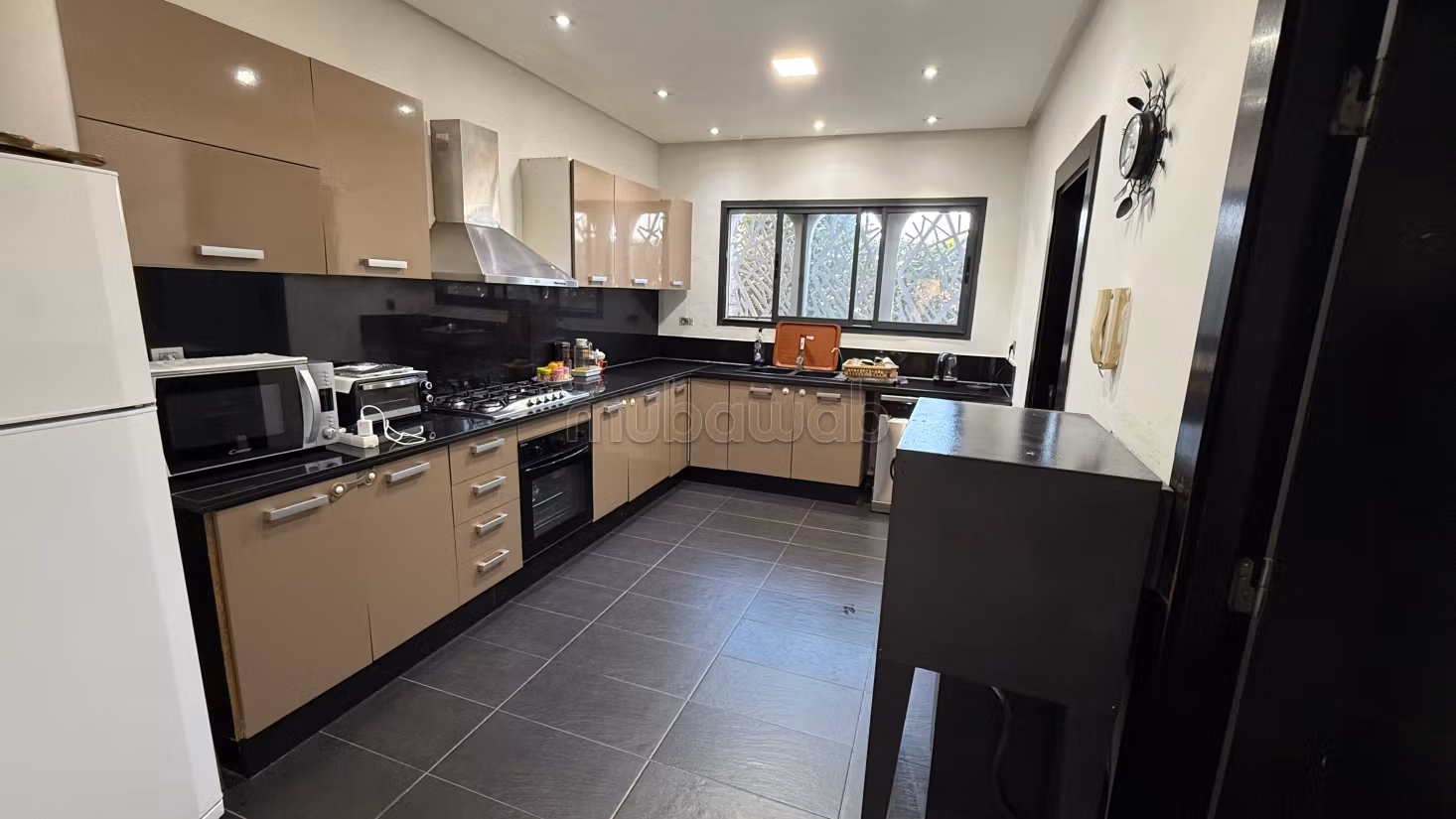Appartement à l'achat à Ville Verte. Surface totale 410 m². Terrasse et jardin