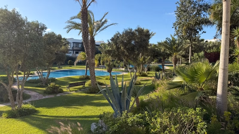 Appartement à l'achat à Ville Verte. Surface totale 410 m². Terrasse et jardin