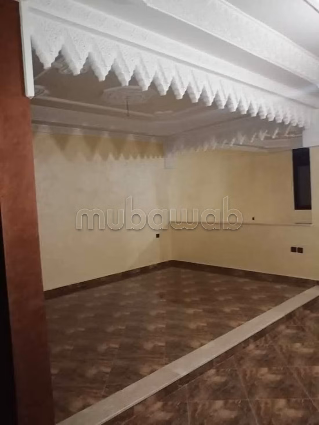 Kopen: huizen. 7 Slaapkamers. Garage