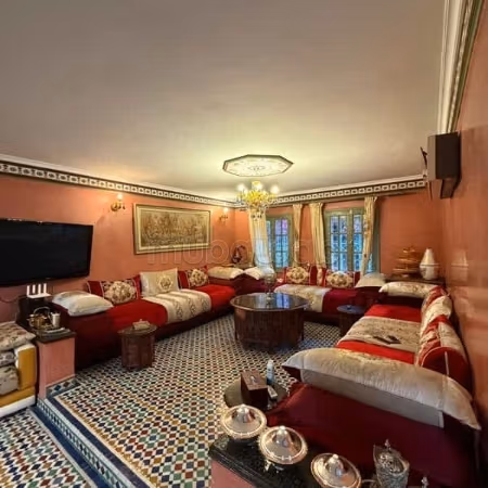 Villa à Louer de 283.0 m² à Marrakech, Riad Essalam