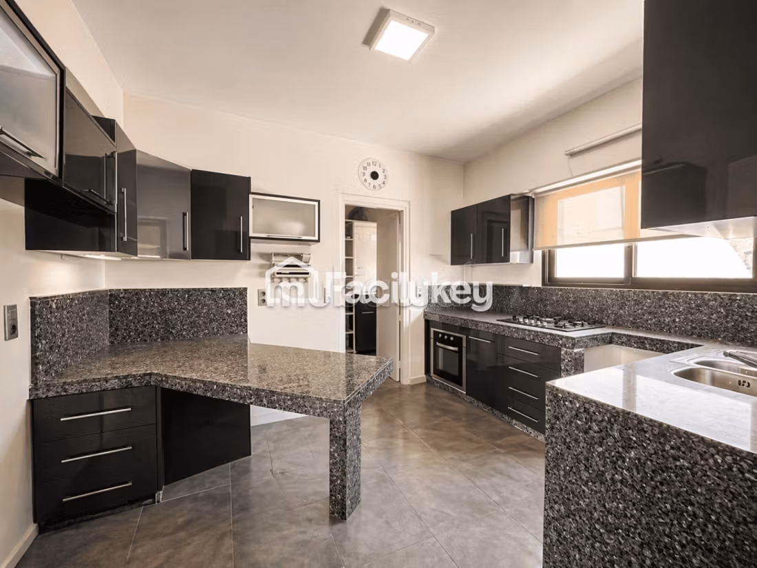Appartamento di 300 m² a Casablanca