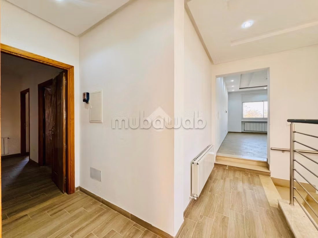Etage de villa en location