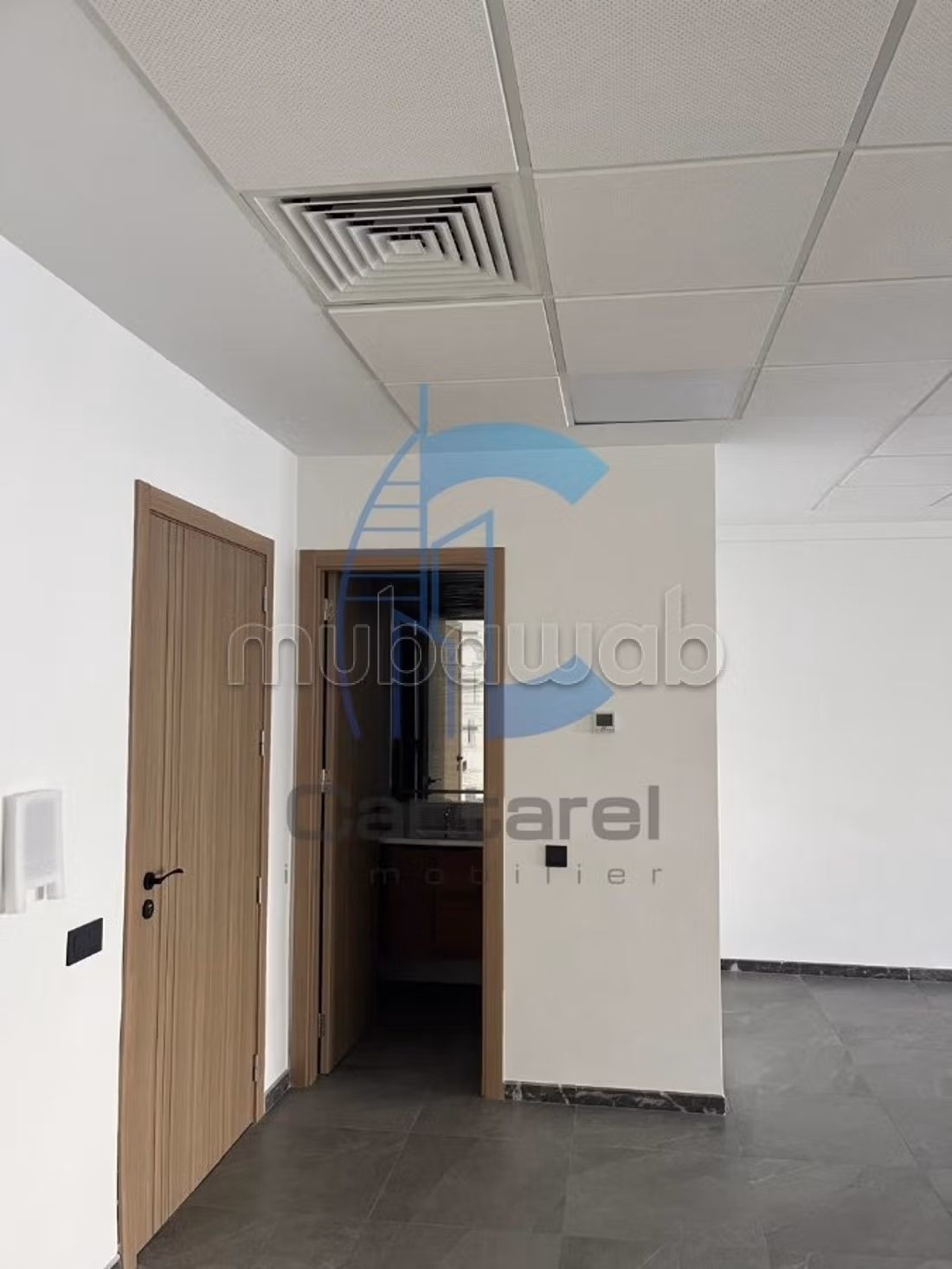 Sidi Maarouf: 2 modern office floors available for rent