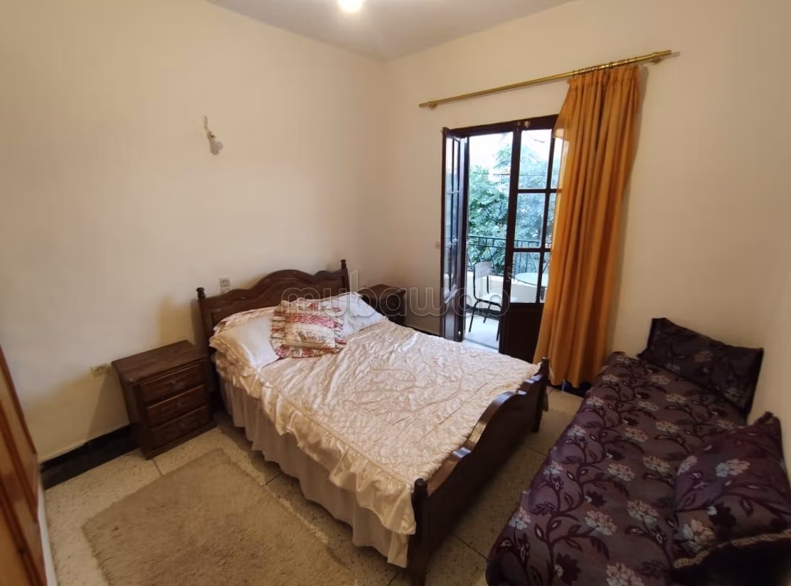 Location d'un appartement à Résidence al arz. 
Surface de 98 m². 
Meublé — 2