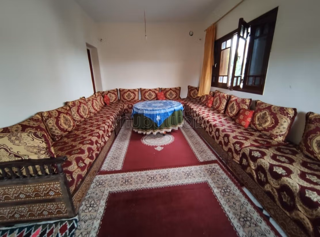 Location d'un appartement à Résidence al arz. 
Surface de 98 m². 
Meublé — 4