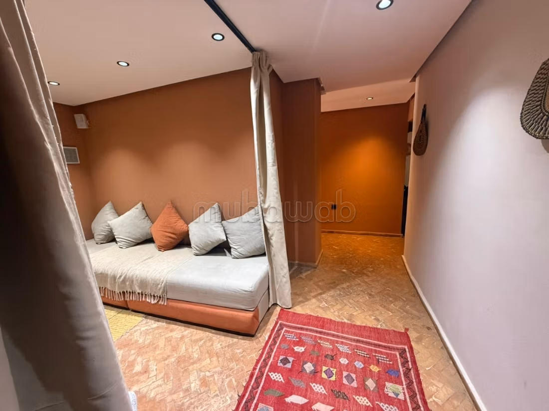 Superb spa salon fully equipped Victor Hugo