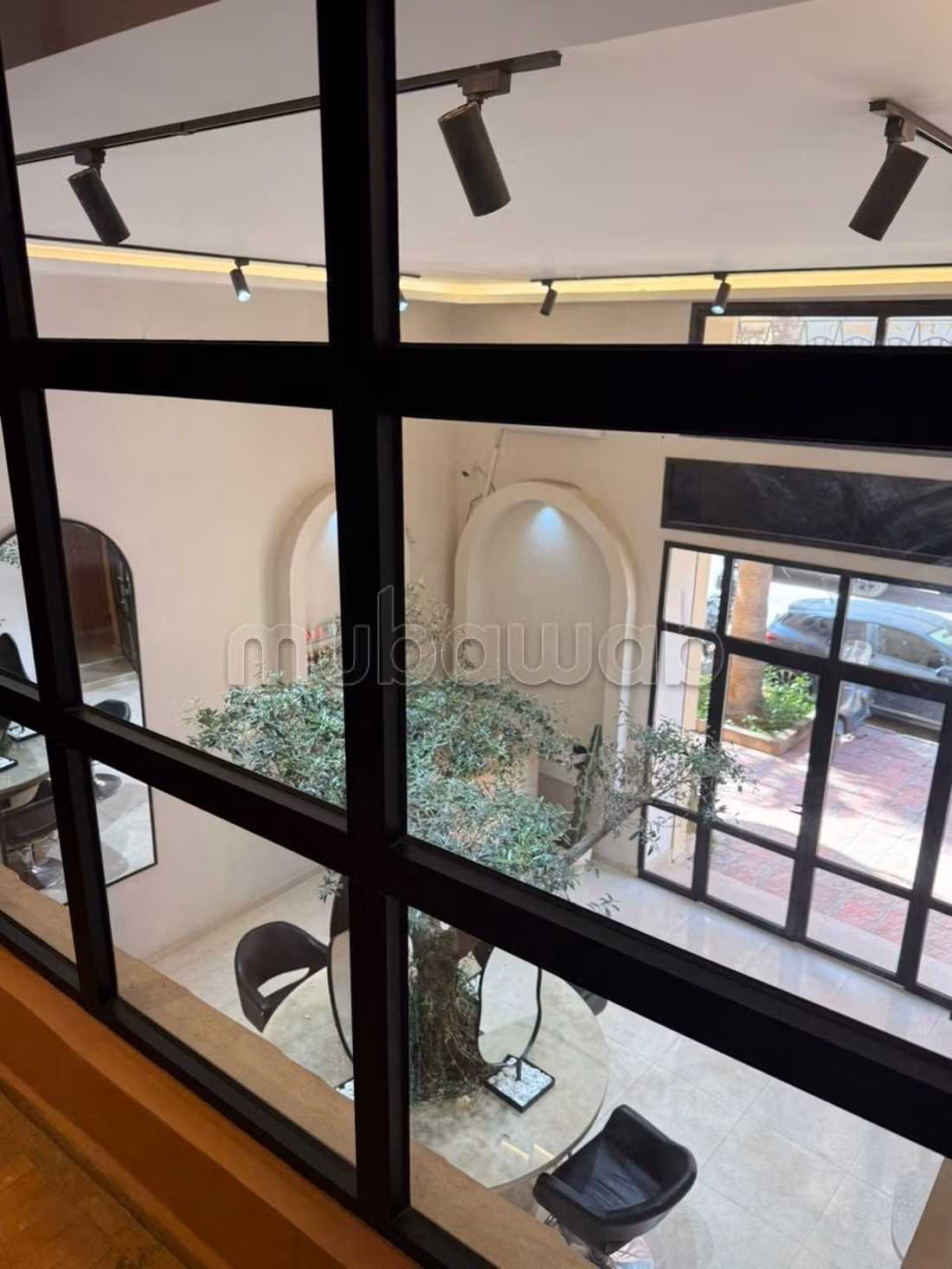 Superb spa salon fully equipped Victor Hugo