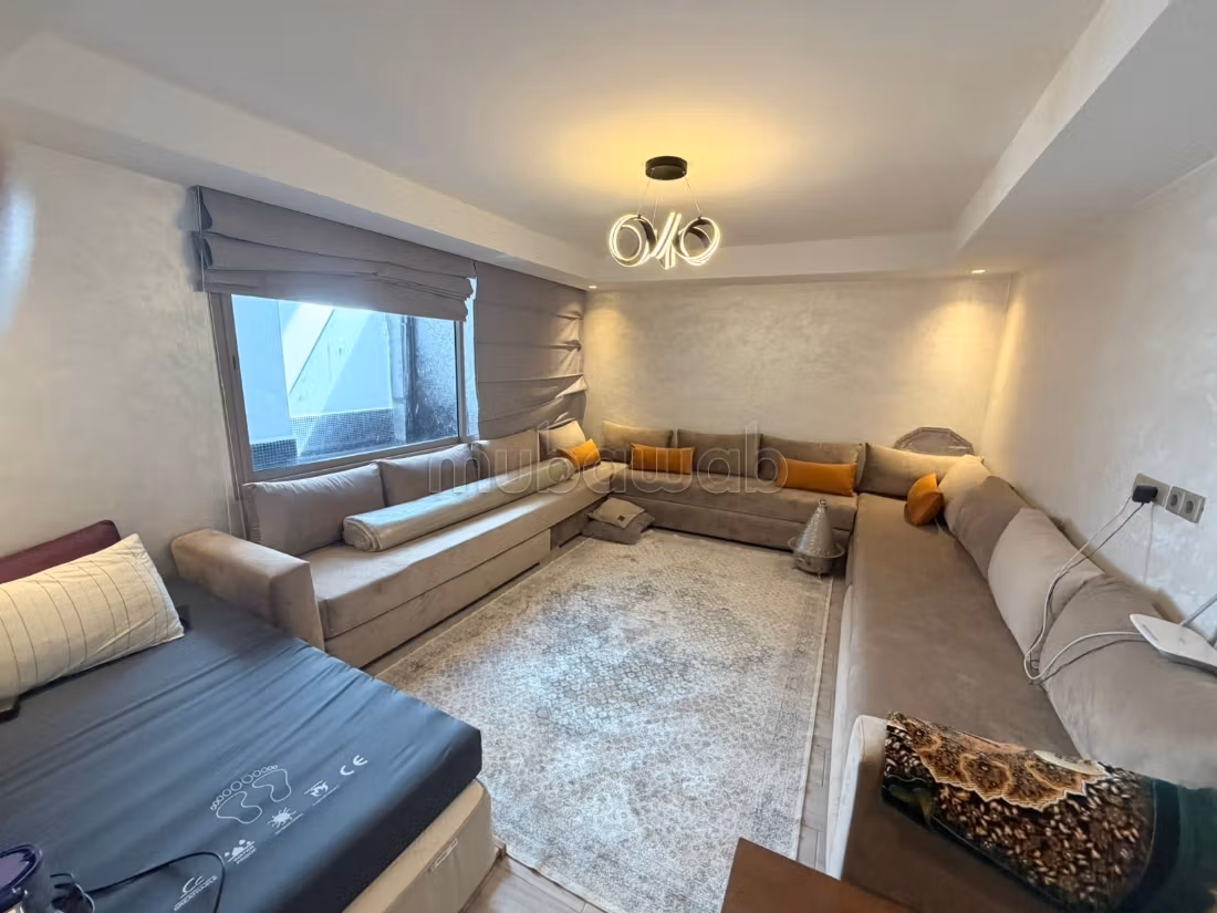 Luxury home for sale. 4 beautiful rooms. Usable fireplace, General air conditioning