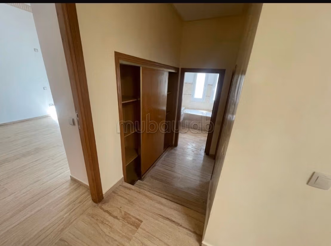 Villa de luxe à louer à Californie. Superficie 510 m². Tout confort avec cheminée et climatisation