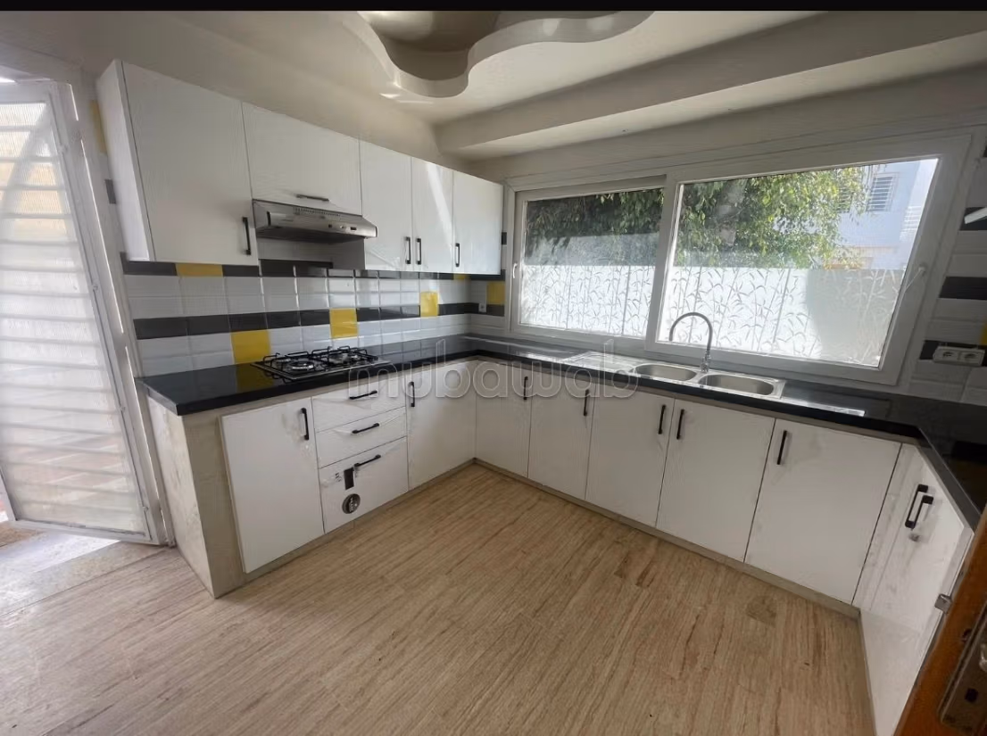 Villa de luxe à louer à Californie. Superficie 510 m². Tout confort avec cheminée et climatisation