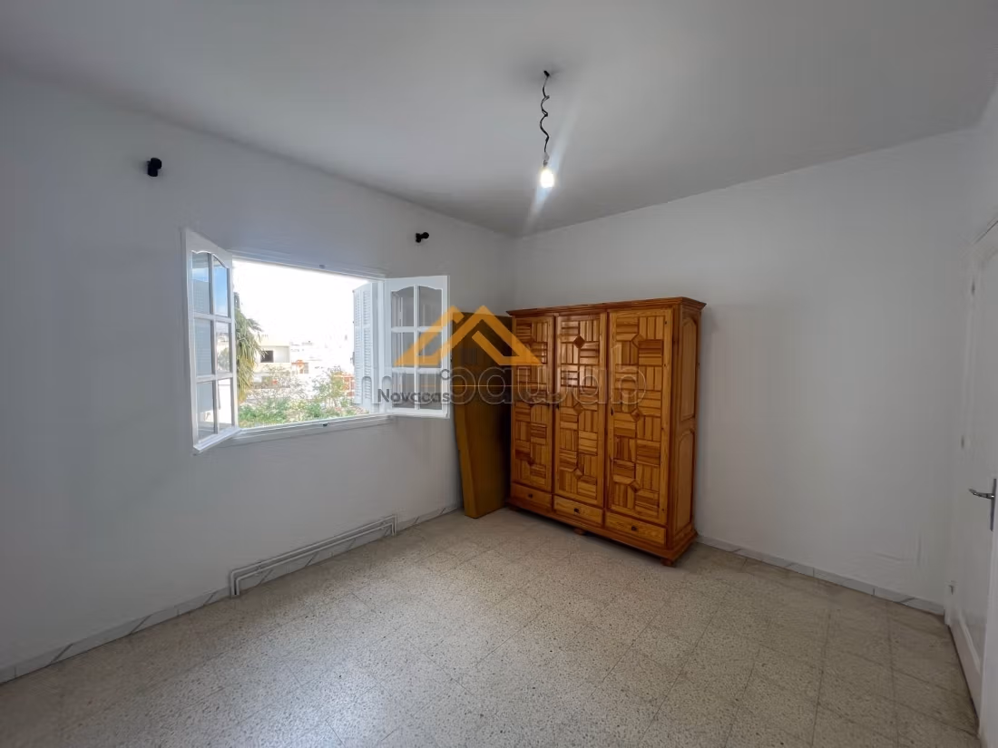 A vendre appartement s2 derriére clinique essalem